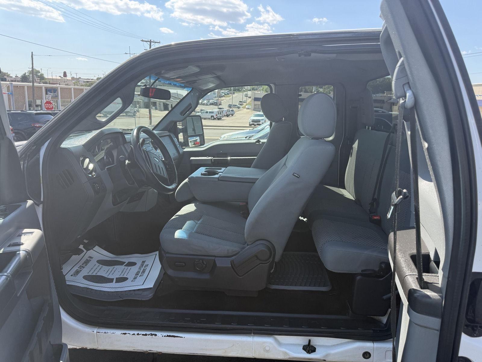 2015 Ford F-250 XLT photo 13
