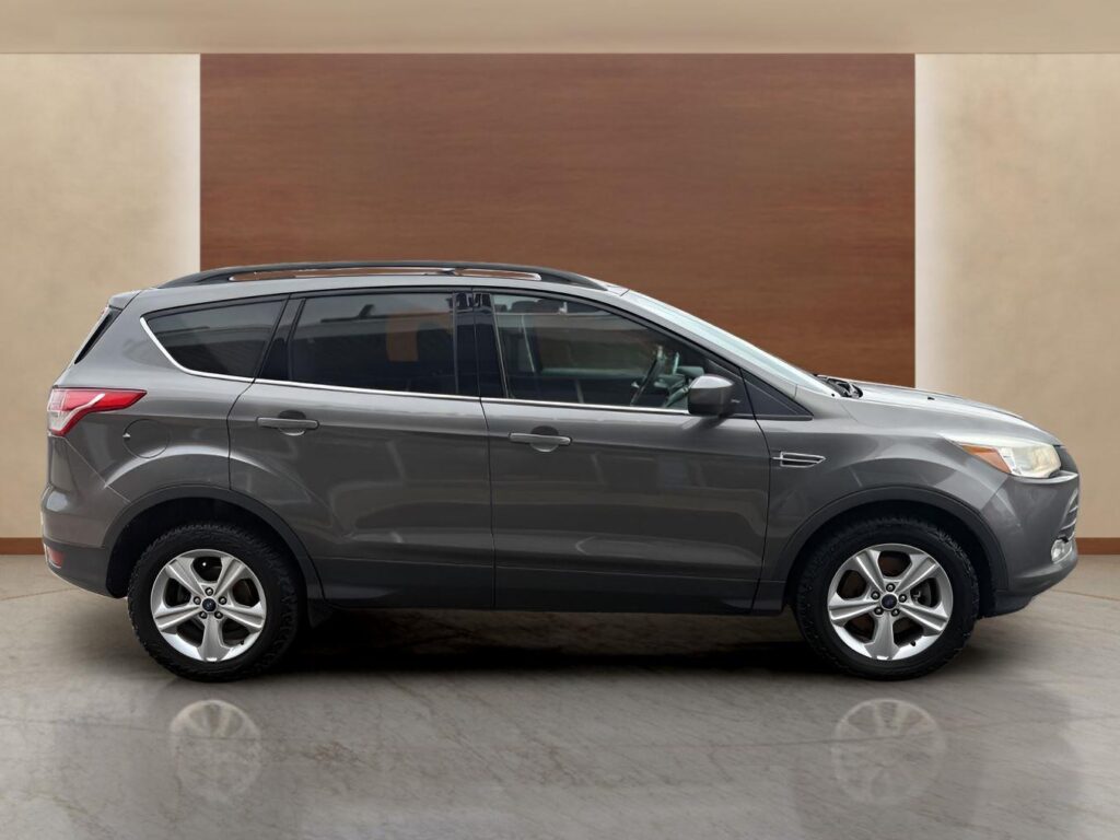 Used 2013 Ford Escape SE with VIN 1FMCU9G93DUD42210 for sale in McCook, NE
